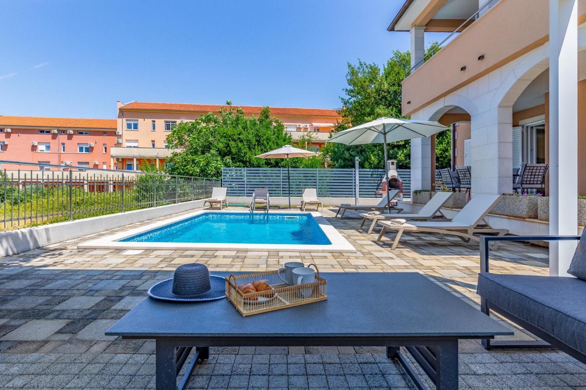 Villas Lotus With Pool And Jacuzzi Pula Exterior foto